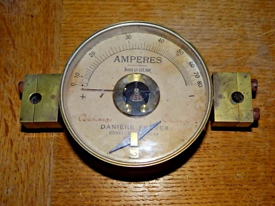 Bel Ancien Ampèremètre par Danière Frères Roanne avec un rare Niveau à Aiguille - Photo 1/4