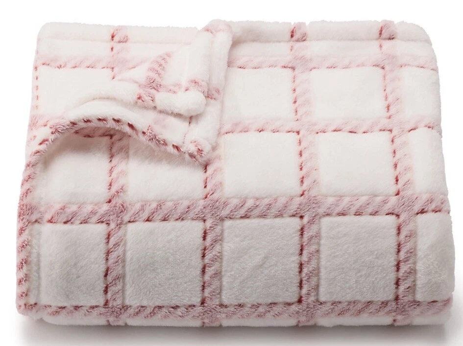 RED & WHITE Checkered Candy Striped Oversized 5x6' THROW BLANKET The Big One NEW - Image 1 of 1