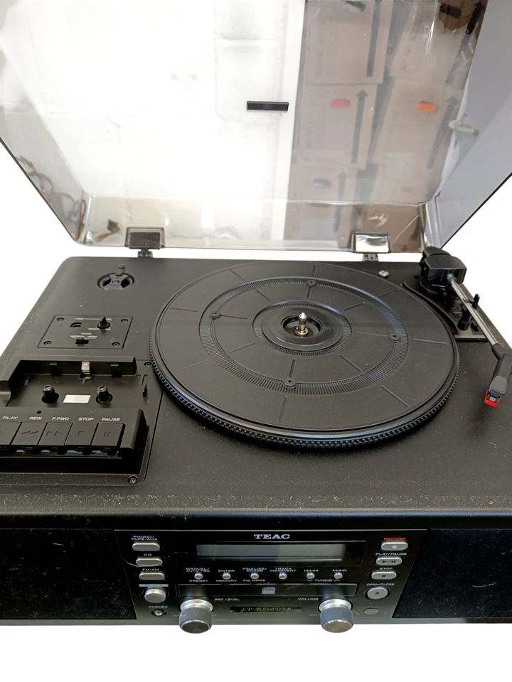 TEAC LP-R550 Combi CD-Recorder / Plattenspieler / Kassettenspieler schwarz  - Bild 1 von 4