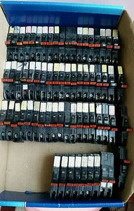 ⭐NC115, lote de 3 interruptores automáticos de 1 polo delgados Federal Pacific de 120 V - Imagen 1 de 5