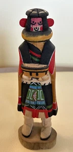 Vintage Hopi Kachina Doll 9.5" EXCELLENT CARVING SIGNED UNABLE TO READ SIGNATURE - Picture 1 of 7