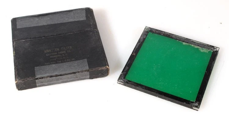 KODAK WRATTEN 3X3 LIGHT GREEN FILTER IN ORIGINAL BOX  - Image 1 of 1