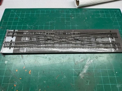 Lightly Used HO Scale Walthers Code 83 Double Crossover 948-83051 DCC-Friendly - Image 1 of 2