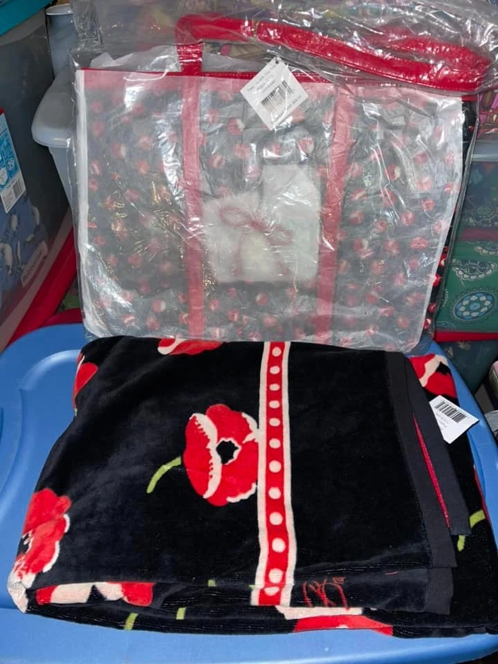 Vera Bradley Poppy Fields Beach Towel & Take Me With You Tote Set NWT - Image 1 of 1