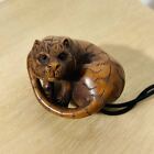 [Wood carving with tiger netsuke and inscribed jade] Obi-dome/Suggestions/Ojime