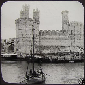 Linterna Mágica de Vidrio Diapositiva CASTILLO CARVARVON DEL RÍO C1910 BARCO DE PESCA DE GALES - Imagen 1 de 2
