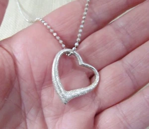 Sternenstaub strukturiert dimensional schwebend HERZ ANHÄNGER Halskette funkelnde Perlenkette - Bild 1 von 13