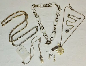 Lot of 6 Pieces Vtg-Modern Jewelry Necklaces & Earrings Monet Gold White Cream - Picture 1 of 18