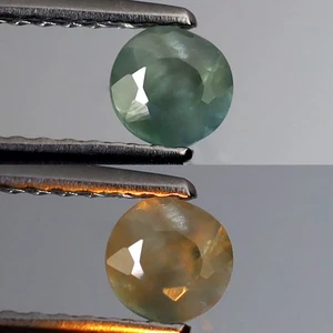 0.35 ct Flashing Round Cut (4 x 4 mm) Green Un-Heated Alexandrite Gemstone - Picture 1 of 3