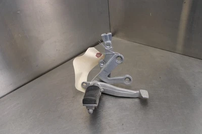 03-08 KAWASAKI ZZR600 RIGHT REARSET REAR SET DRIVER FOOT PEG REST STOP - Imagem 1 de 4