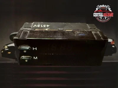 1994 年日产 Altima 2.4L 数字时钟 原始设备制造商 — 第 1/4 张图片