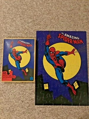 SPIDER-MAN GIANT FLOOR PUZZLE 48 PIECE COMPLETE WADDINGTONS 1977 2.25 X 1.5ft - Image 1 of 4