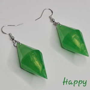Handgefertigte HAPPY Harz Plumbob Sims inspiriert Haken Ohrringe Neuheit Gamer - Bild 1 von 3