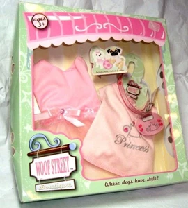 Woof Street Boutique Mascota Conjunto Nuevo/Caja Tutú Vestido Camiseta Cuello con Etiqueta de Identificación JEMS - Imagen 1 de 4