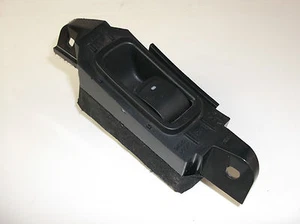 Subaru Legacy Phase 4 (03-06) RH Offside Rear Window Sub Switch (OE# 94263AG040) - Picture 1 of 9