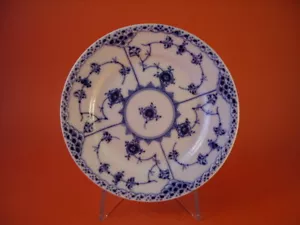 ROYAL COPENHAGEN BLUE FLUTED HALF LACE PIATTO - Foto 1 di 3