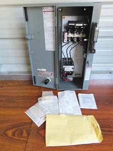 Square D 30072-453-09 30Amp Square D HLL36030M71 breaker - Picture 1 of 11