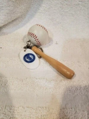 SWEET Minnesota Twins SGA Team Logo Ball & Bat Keychain, NEW&NICE!! - Image 1 of 2