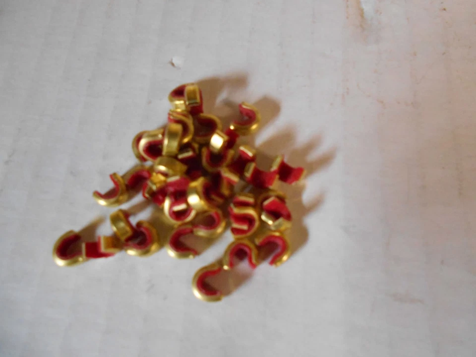 ¡24 SAUNDERS NOK SET ARCO Y FLECHA ROJO LATÓN PUNTOS DE NOCKING! caza Foto 1 de 1