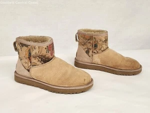 UGG Women's Floral Mini Boots Size 9 - Picture 1 of 7
