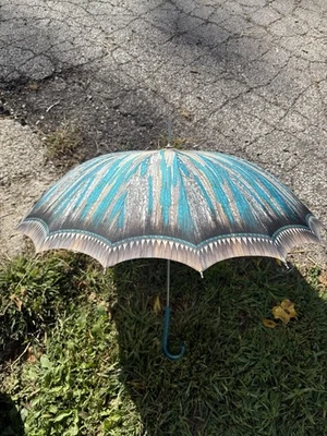 vintage PEACOCK blue GOLD beige WHITE thermoset HANDLE parasol UMBRELLA MCM EUC - Image 1 of 4