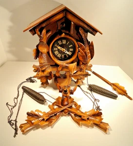 Vintage deutsche Holz Kuckucksuhr Jäger Motiv nur Teile - Bild 1 von 5