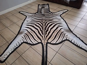 Zebra hide  / skin - A large A grade South African Burchell Zebra hide FELTED - Picture 1 of 8