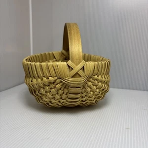 Vintage Primitive Buttocks Extra Small Gathering Egg Basket Signed - Picture 1 of 13