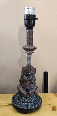 Lámpara de mesa vintage Berman artesanal elefante granate/rojo 13" de alto Foto 1 de 4