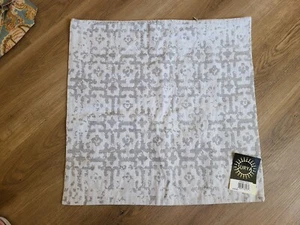 NWT Surya "Textured White/Gray" 18" Pillow Cover - Picture 1 of 4