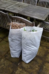 32 x heavy duty woven sacks / rubble sacks. 80 x 50cm. - Picture 1 of 4