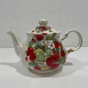 Vintage Windsor Strawberries & Flowers Bone China Teapot-Sadler, England 4 cups - Picture 1 of 5