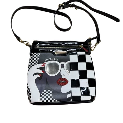 Bolso Bandolera Nicole Lee Negro Blanco Cuadros Estampado Gráfico Estilo Diseñador Foto 1 de 4