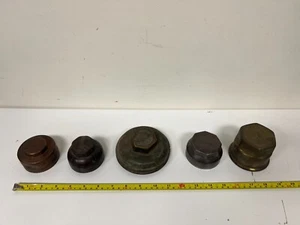 Lot of 5 ANTIQUE Unmarked Unknown BRASS ERA WHEEL HUB GREASE CAP COVER - Bild 1 von 17