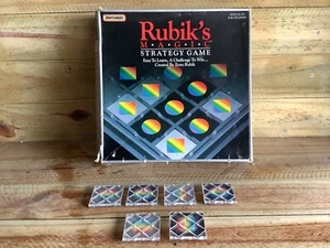 RUBIKS MAGIC STRATEGY GAME PUZZLE - SPARE PARTS - CIRCLE TILE - ONE ONLY - Picture 1 of 3