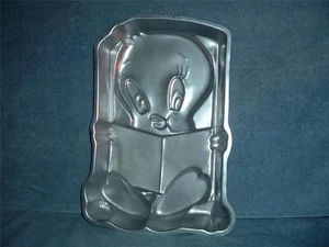 TWEETY Wilton Vintage Cake Pan 1979 501-7687 14x10 book card reading Warner Bros - Picture 1 of 1