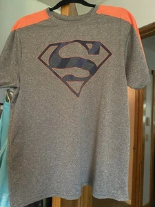 Excellent Condition Med Superman Shirt - Picture 1 of 3