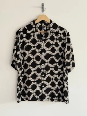 Camisa Reiss “Makarb” Manga Corta Vacaciones Cubanas Floral Negra Mediana/Relajada Foto 1 de 4