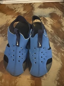 Nike Sunday Protect 2 Jungen, Kleinkinder Größe 10c Farbe blau SEHR WENIG GETRAGEN - Bild 1 von 4