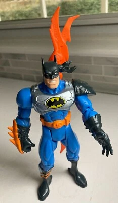 Винтажная 6-дюймовая экшн-фигурка и оружие Kenner из комиксов DC 98 Deluxe Karate Chop Batman - Изображение 1 из 4