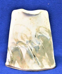 Jarrón de decoración OCMULGEE de cerámica artesanal gris arcilla azul forma moderna 5"h - Imagen 1 de 2