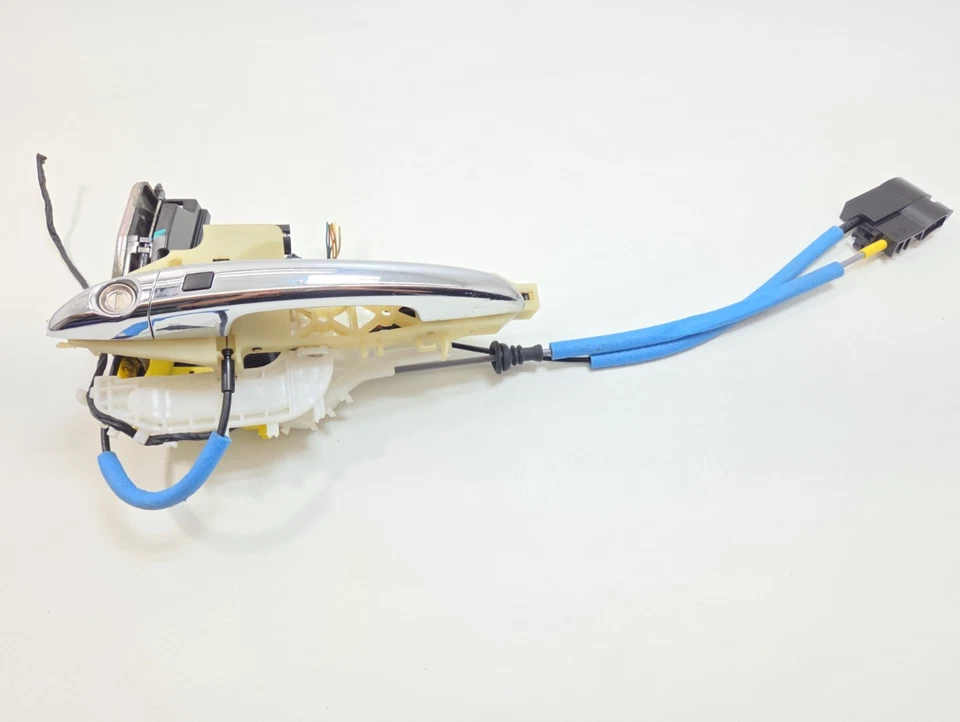 15-19 Hyundai Sonata Left Side Front Exterior Door Handle Asembly Chrome Keyless - Image 1 of 4