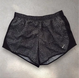 Nike Dri-Fit Tempo Alligator Print Girl's Large Running 3" Black Athletic Shorts - Picture 1 of 6