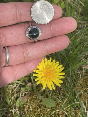 Anillo ovalado ojo de gato turmalina verde oscuro natural GIA 6,31 quilates, diámetro 0,3 quilates, pt900 Foto 1 de 4