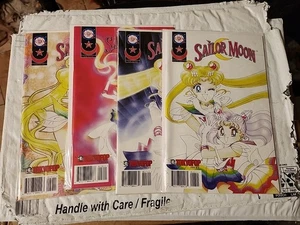 Sailor Moon #26 27 28 29 Lot Of 4 Books HTF 2000 Chix Comix 1st print Tokyopop - Picture 1 of 3