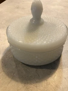 VTG Opaque White Round Diamond Cut Trinket Box Candy Dish by Tibby Brothers - Picture 1 of 7
