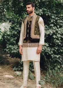 Nisari by Mohsin Naveed Ranjha Ultra Luxury Wedding Waistcoat Nehru Pakistani - Picture 1 of 8