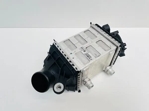 BMW F10 M5 F06 F12 F13 M6 Turbolader Luftkühler rechts 7843119 #077 - Bild 1 von 7