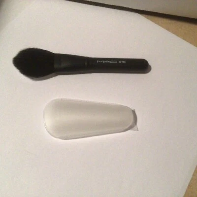 MAC  127 SE MAKEUP BRUSH WRAPPED NEW - Image 1 of 2