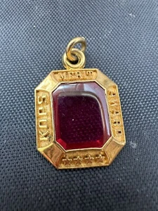 COLGANTE KOPS CHAPADO EN ORO BC DE COLECCIÓN - BISUTERÍA - Imagen 1 de 3